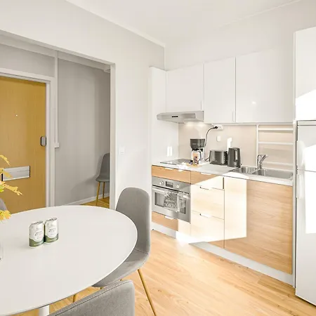 Terveyssisaren Remontoitu 2 Tai 3 Hloe, Oma Keittioe Ja Kylpyhuone Lejlighed *